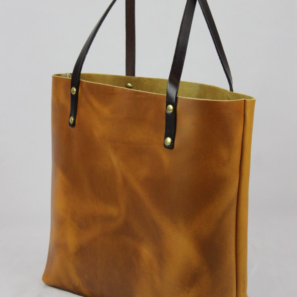 What is a Leather Tote Bag?